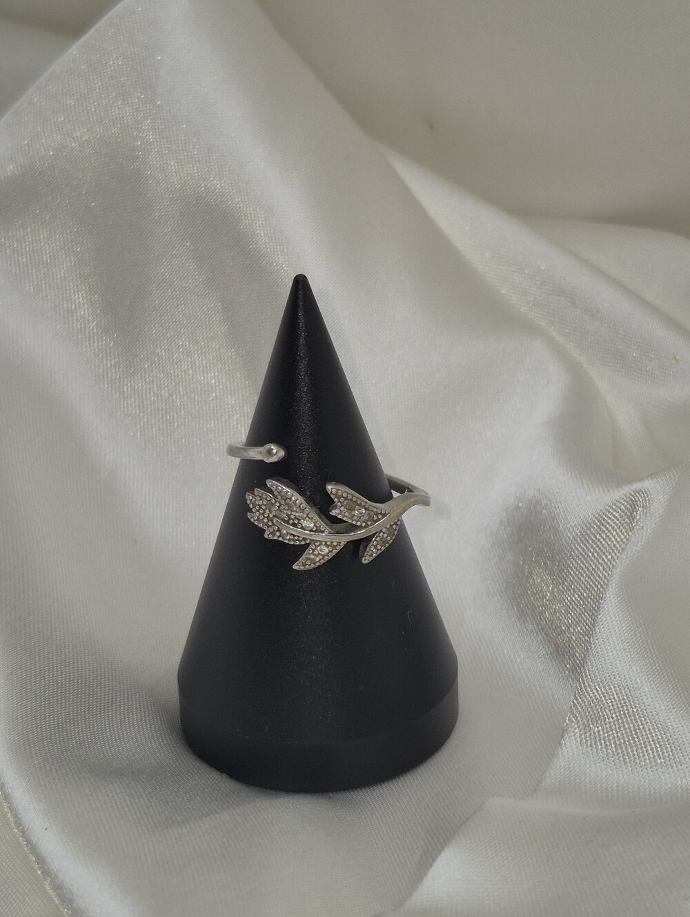 925 Sterling Silver Leaf Accent Wrap Ring - Adjustable